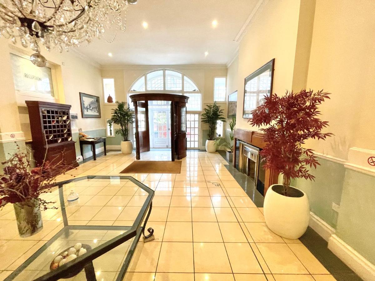 Sea View Family Stay By Beach Gym & Parking Bournemouth Buitenkant foto