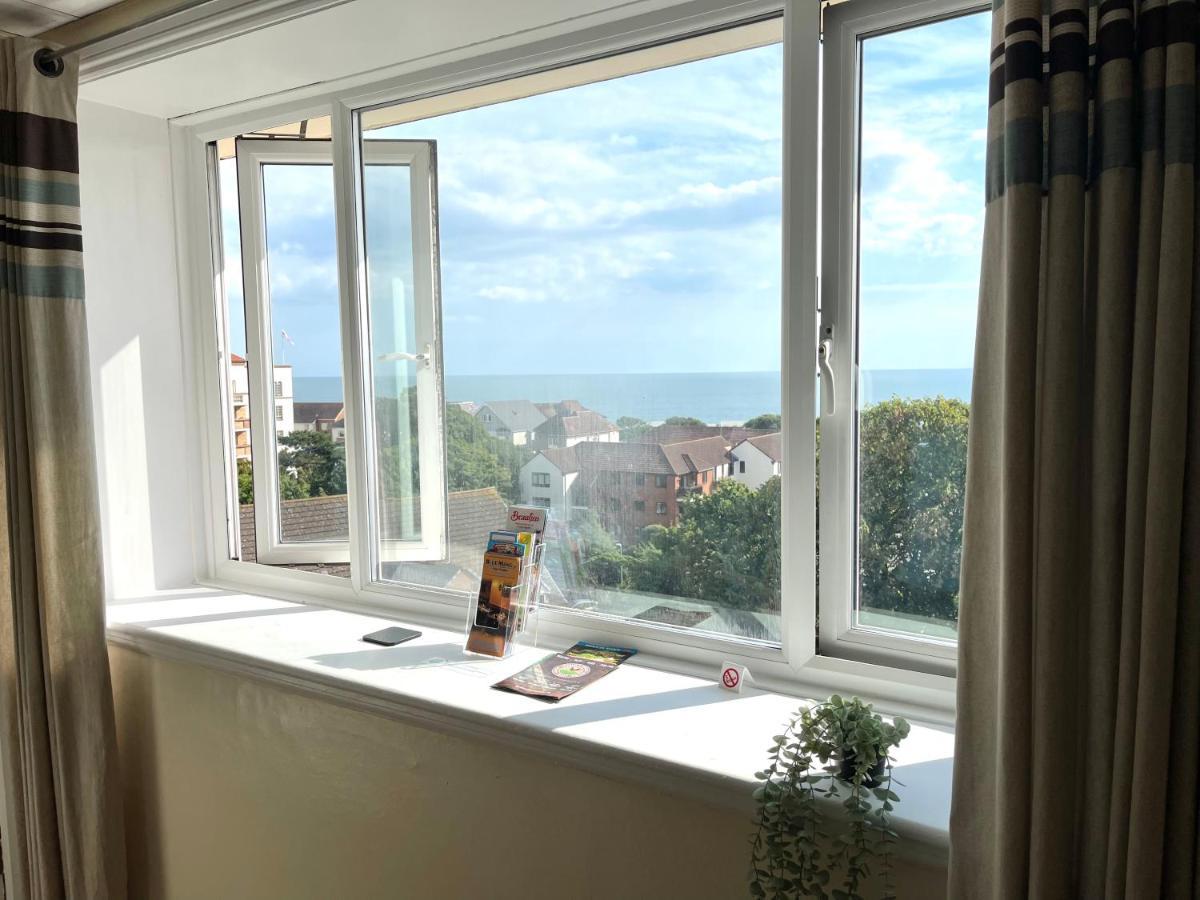 Sea View Family Stay By Beach Gym & Parking Bournemouth Buitenkant foto