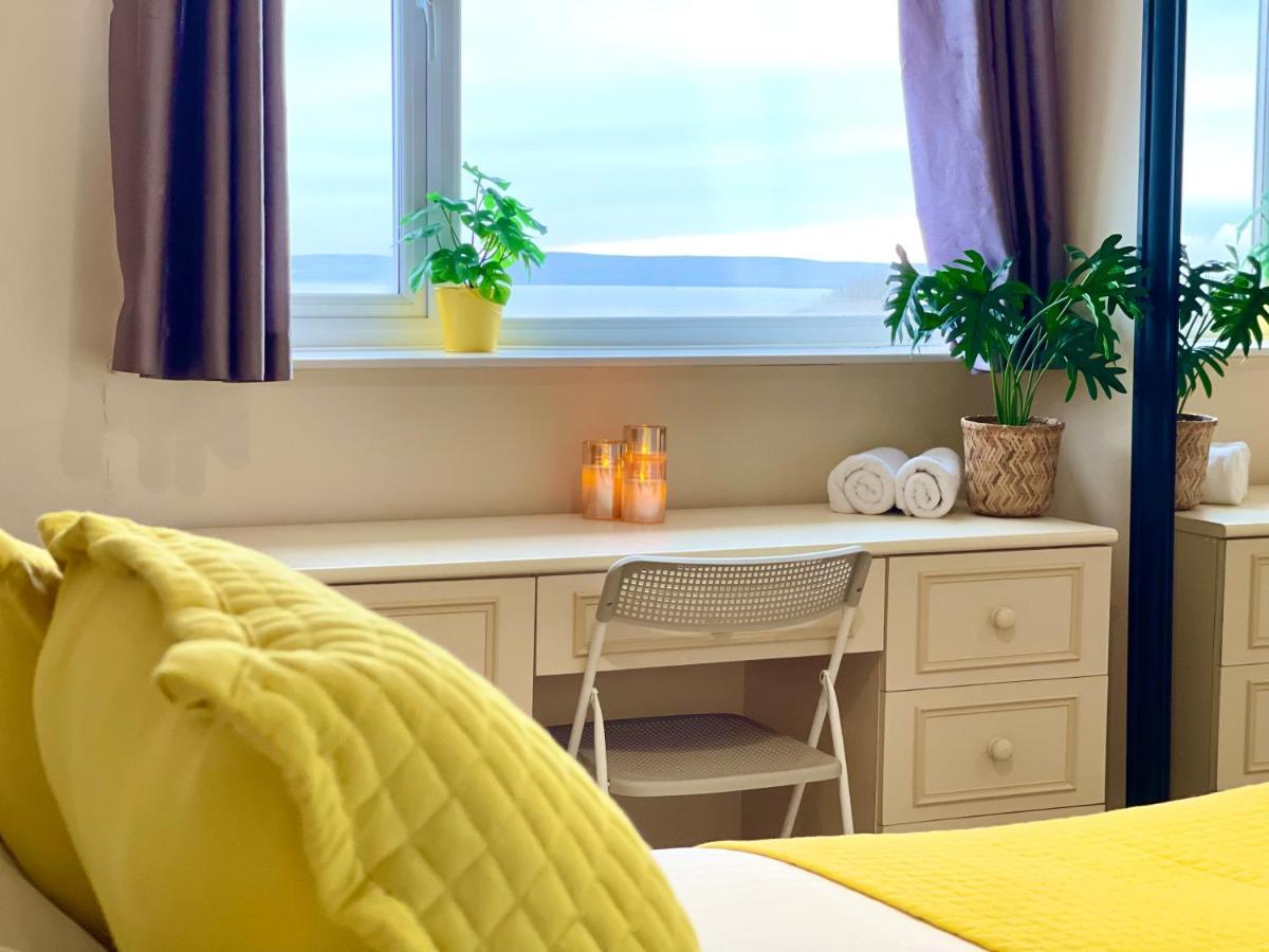 Sea View Family Stay By Beach Gym & Parking Bournemouth Buitenkant foto