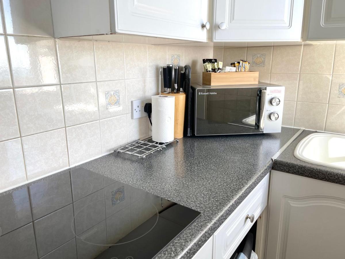 Sea View Family Stay By Beach Gym & Parking Bournemouth Buitenkant foto