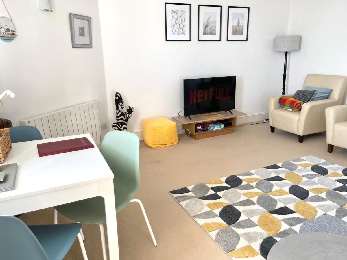 Sea View Family Stay By Beach Gym & Parking Bournemouth Buitenkant foto