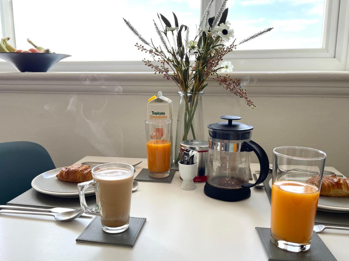 Sea View Family Stay By Beach Gym & Parking Bournemouth Buitenkant foto